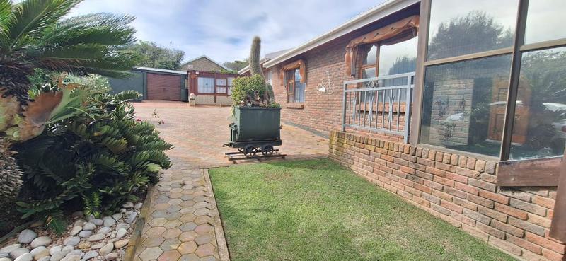 3 Bedroom Property for Sale in Dana Bay Western Cape